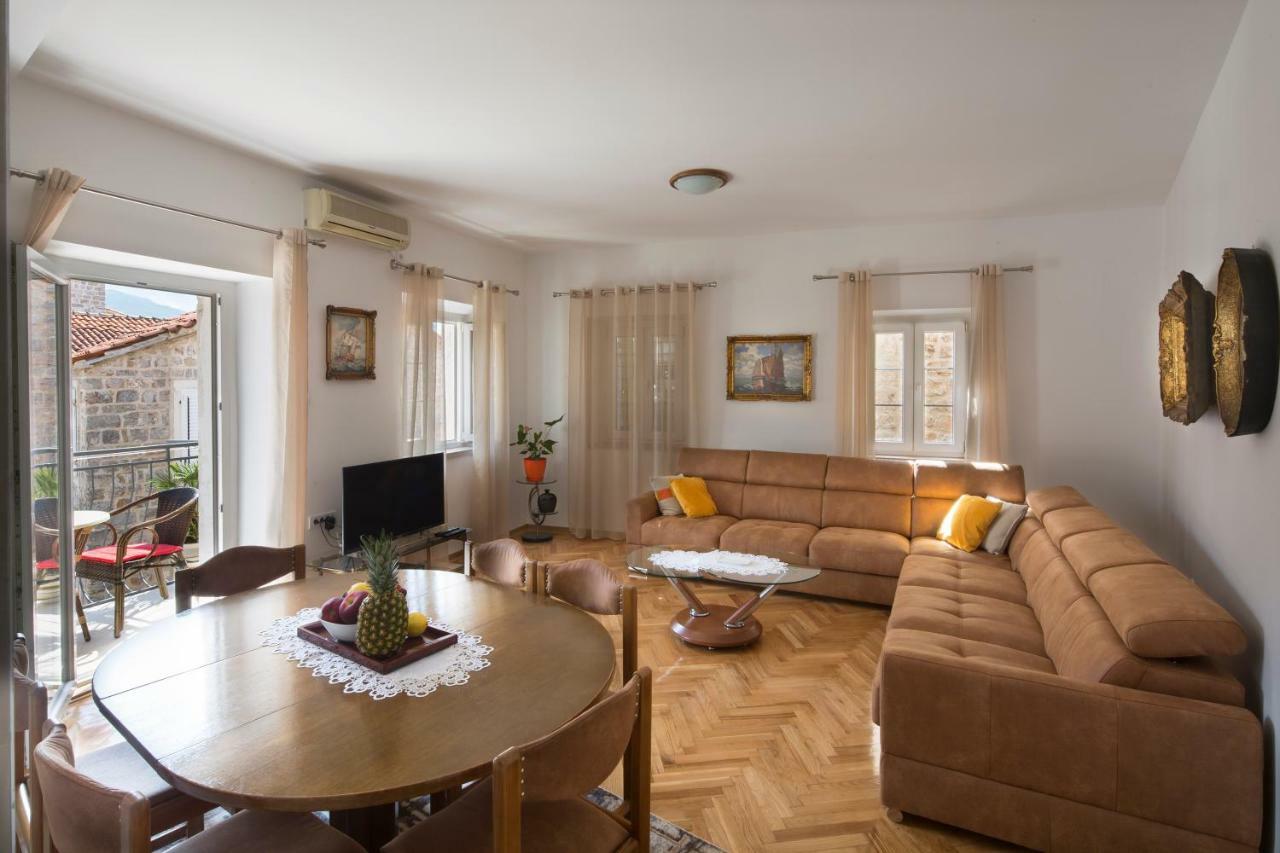 Lovely 2bedroom In Heart Of Old Town Apartman *